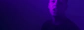 888x322