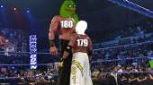 888x499