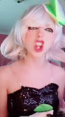 608x1080