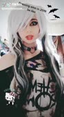 704x1280