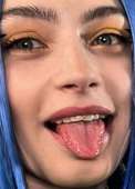 781x1080