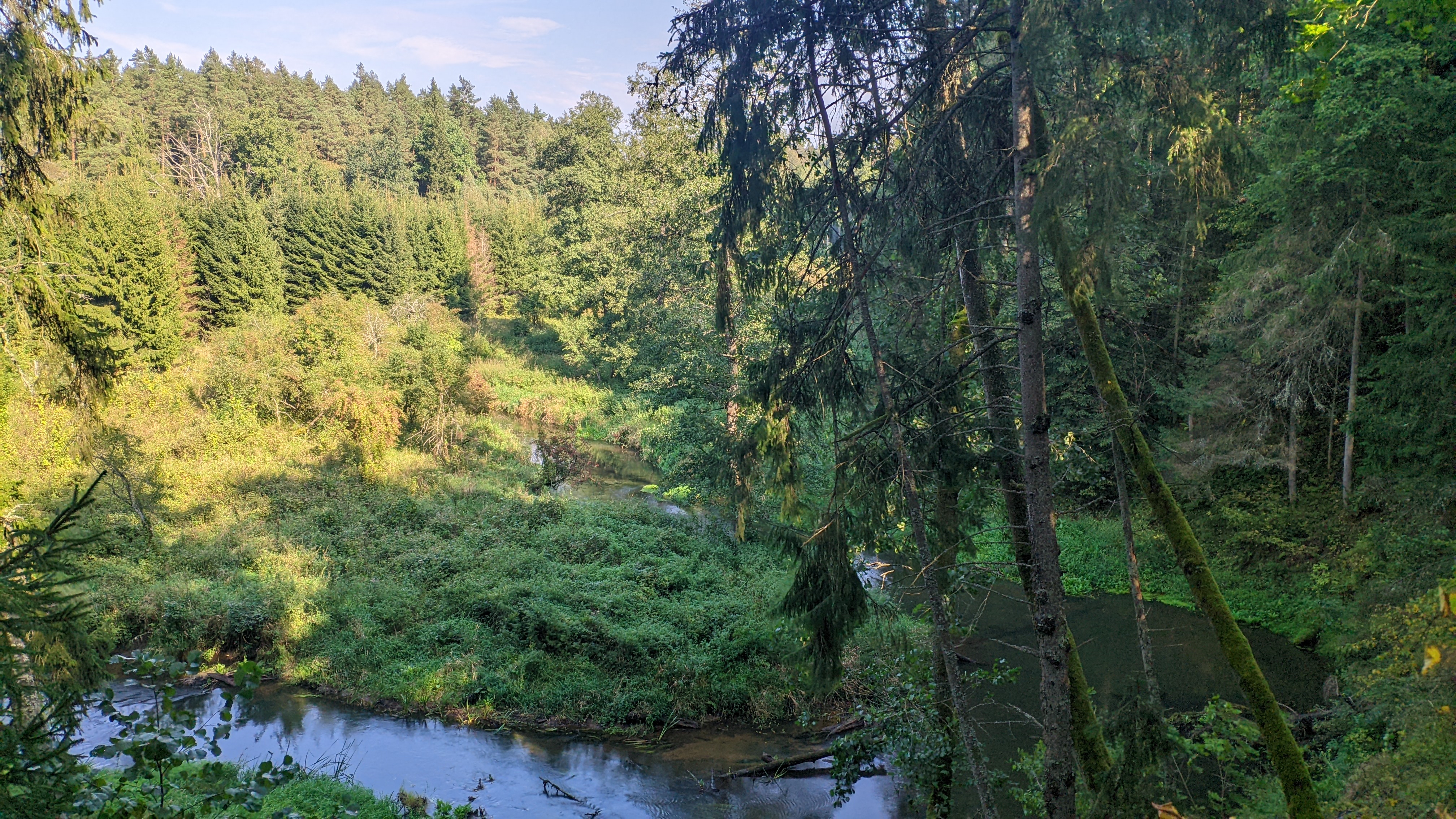 4032x2268