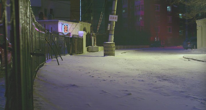 720x384