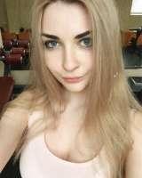 600x749