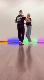718x1280