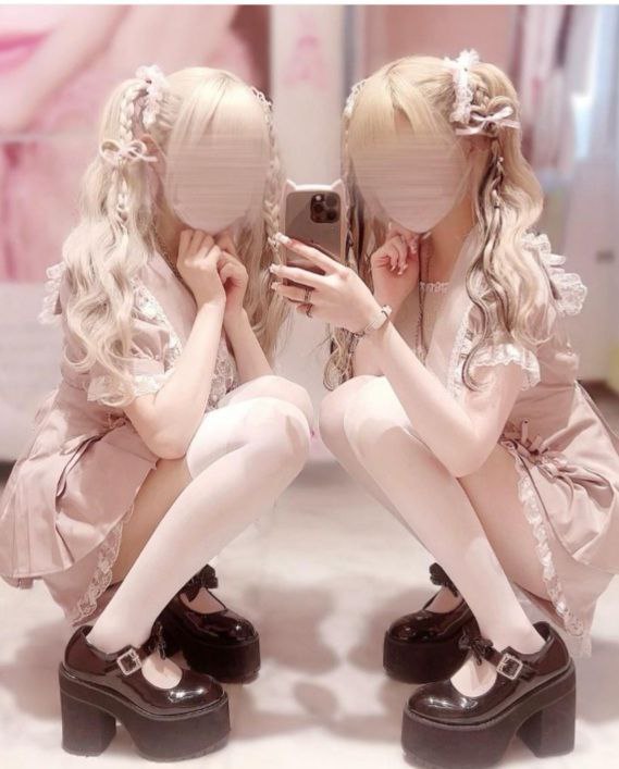 569x707