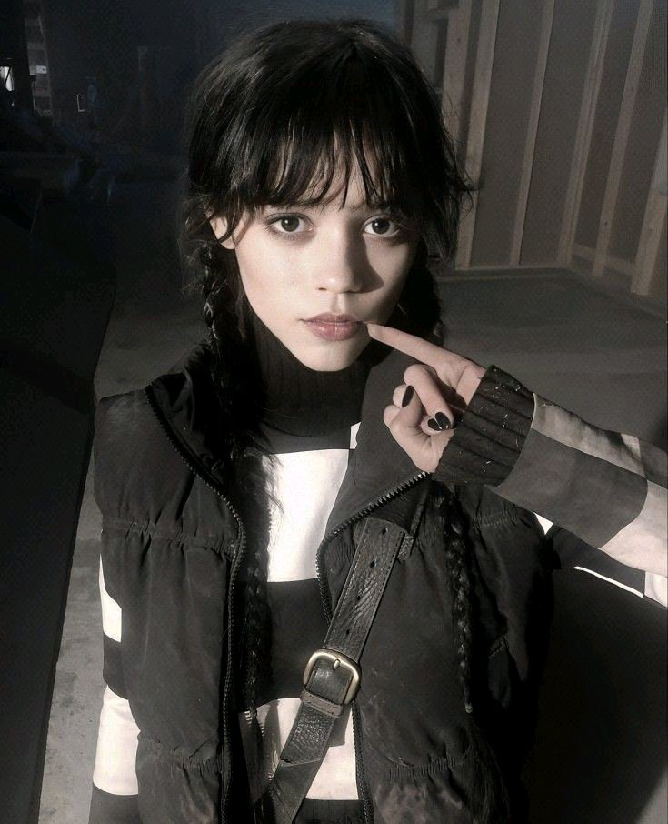 735x906