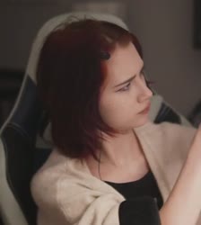 642x716