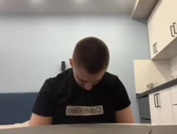 528x400