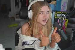 391x262