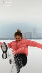 544x944