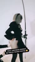 556x988