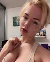 1047x1280