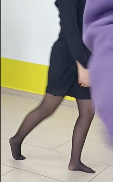 394x635