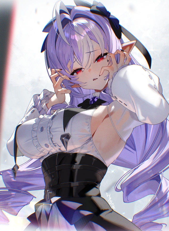 717x980