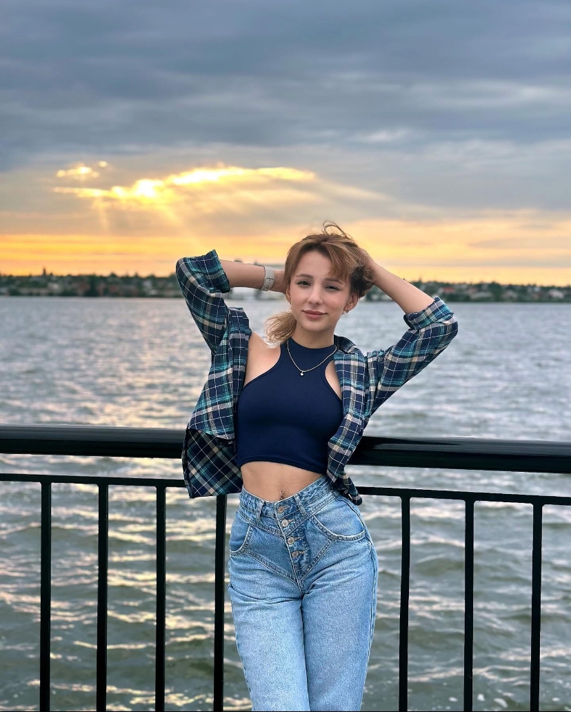 828x1032