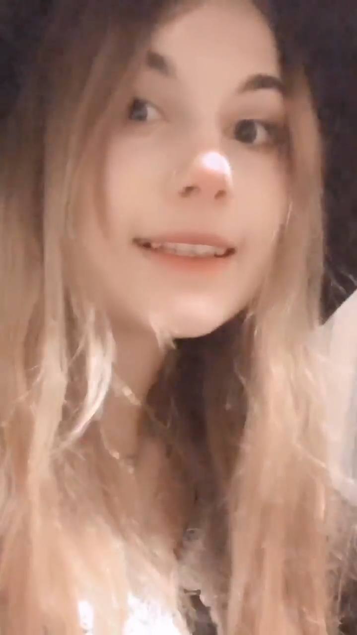 719x1280