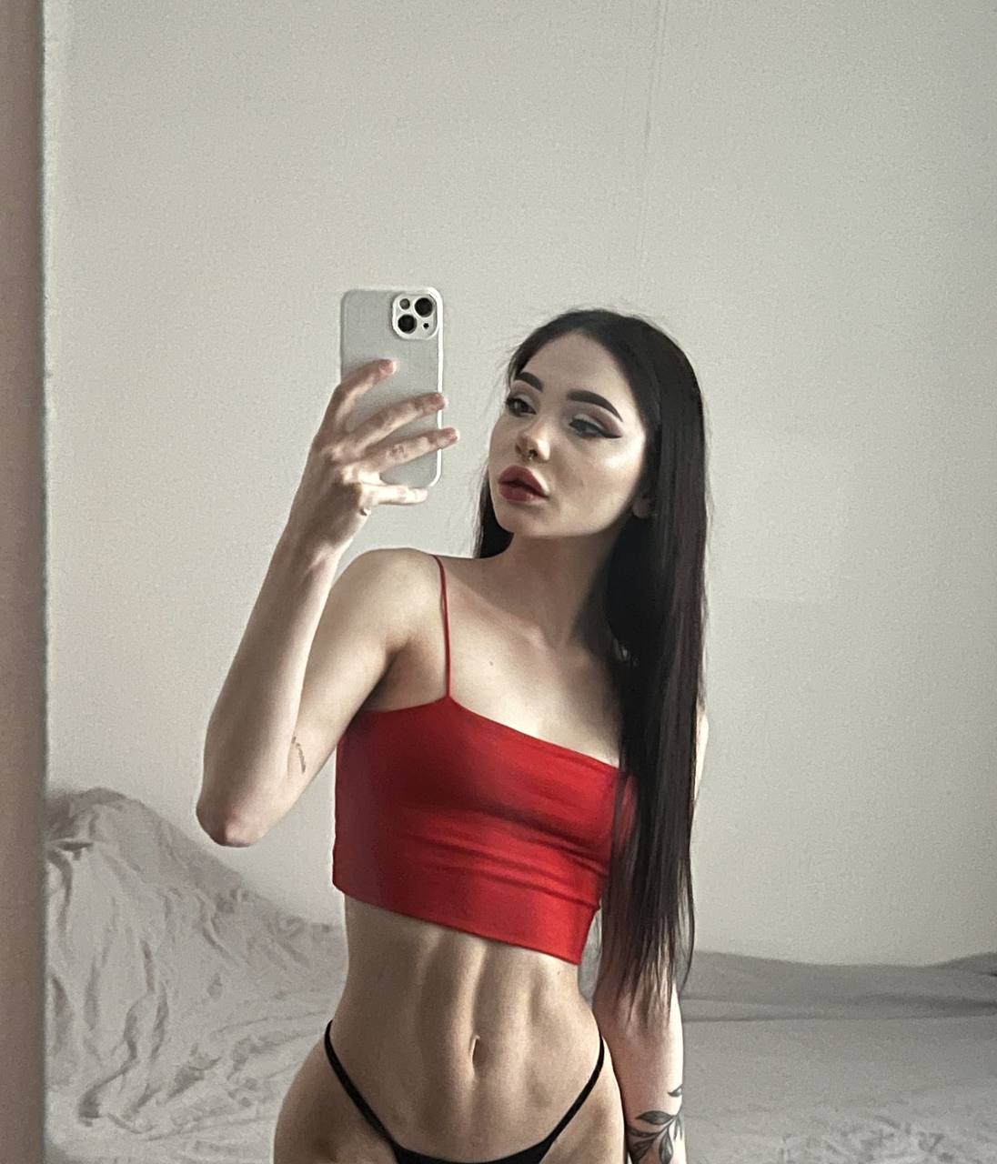 1096x1280