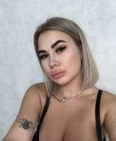 889x1080