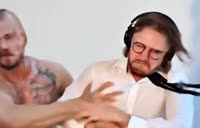 598x384