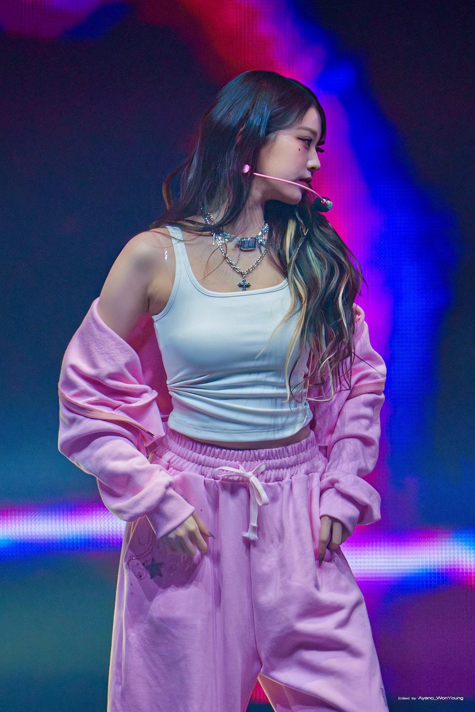 1600x2400