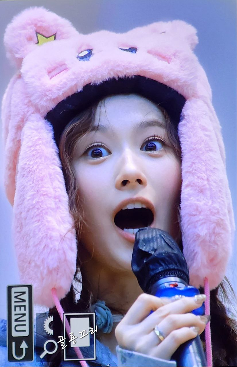 826x1280