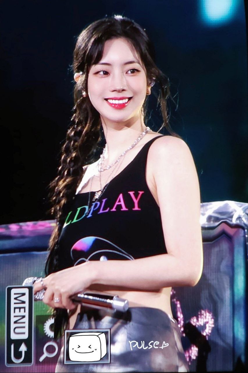 853x1280