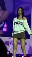 718x1280