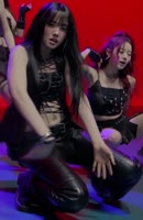 558x854