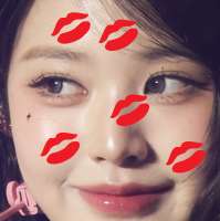 769x772