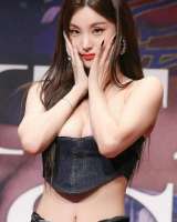 736x920