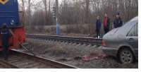 859x442
