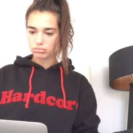 736x736
