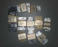 897x726