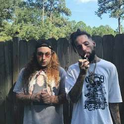 687x687